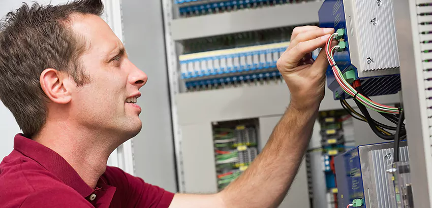 Offshore and Petroleum Facility Electrician in Riverview