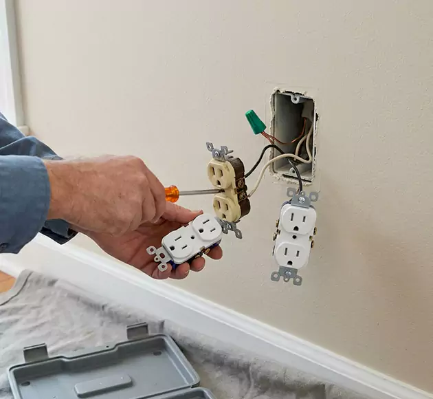 Professional Outlet Replacement: Your Local Swap-Out Team in Riverview, FL